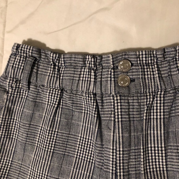 High Waisted Shorts - Picture 4 of 4